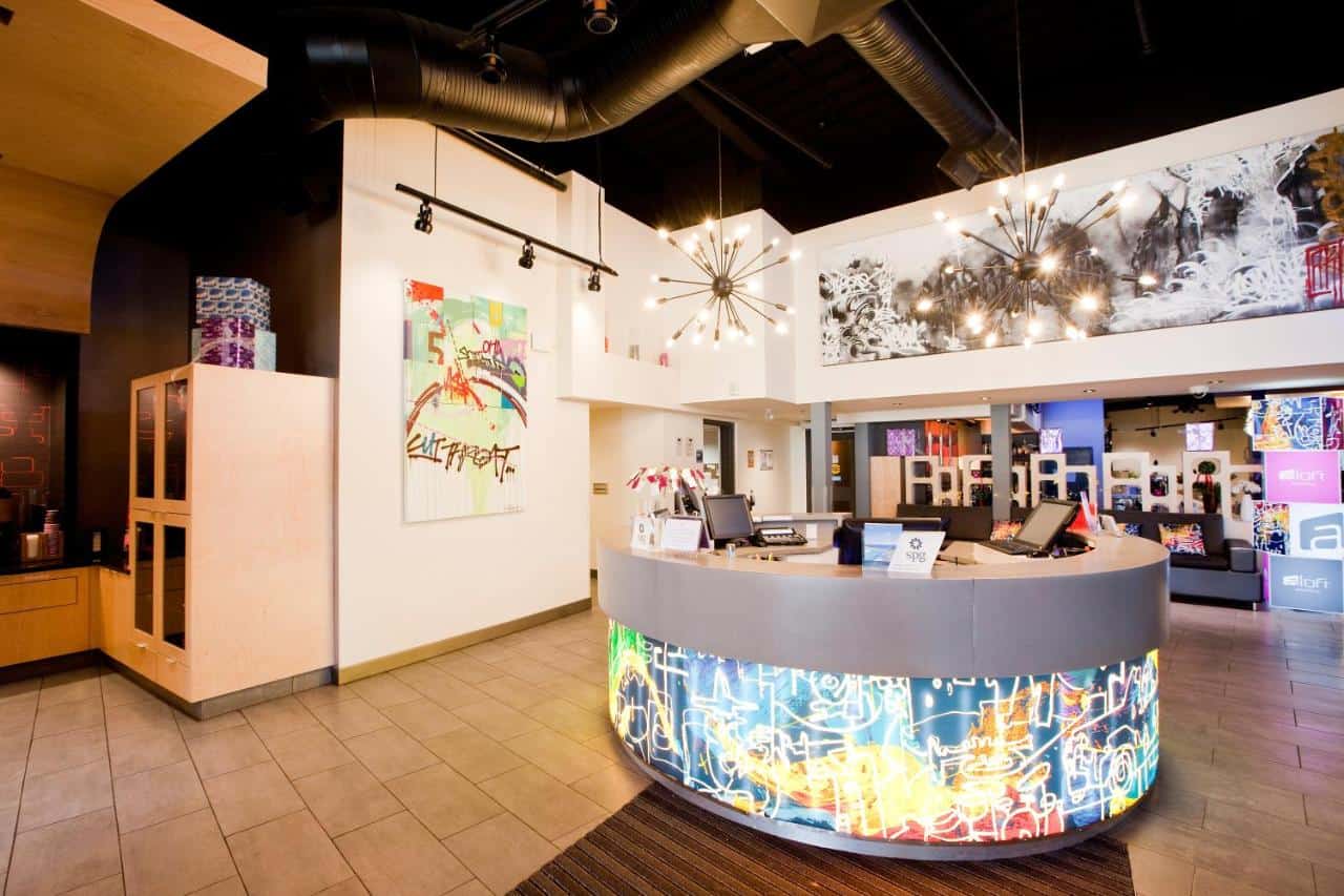 4 Amazing Calgary Hotels You Can Save Money At - Moola
